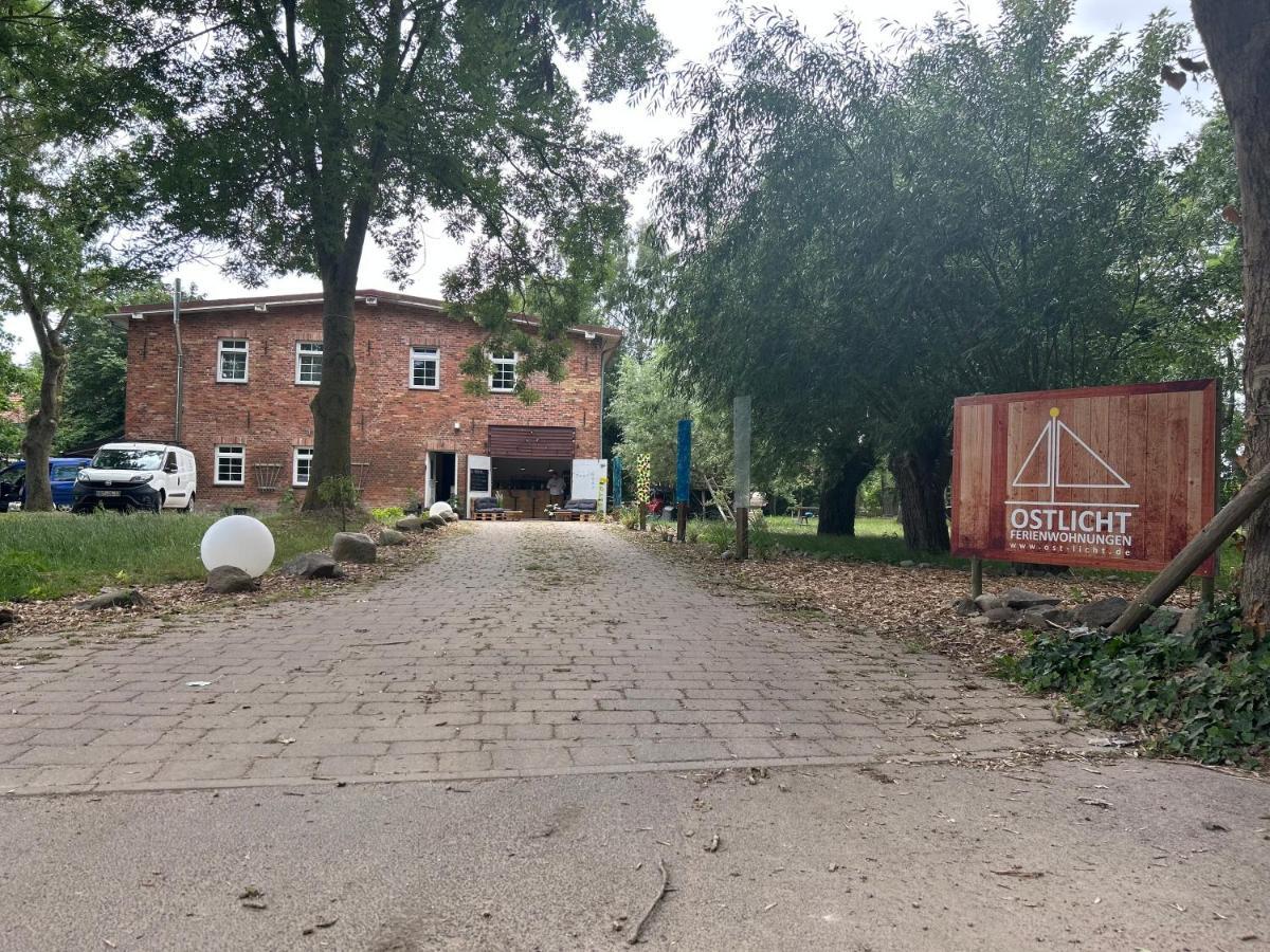 Ferienwohnungen Poppelvitz Altefähr Esterno foto