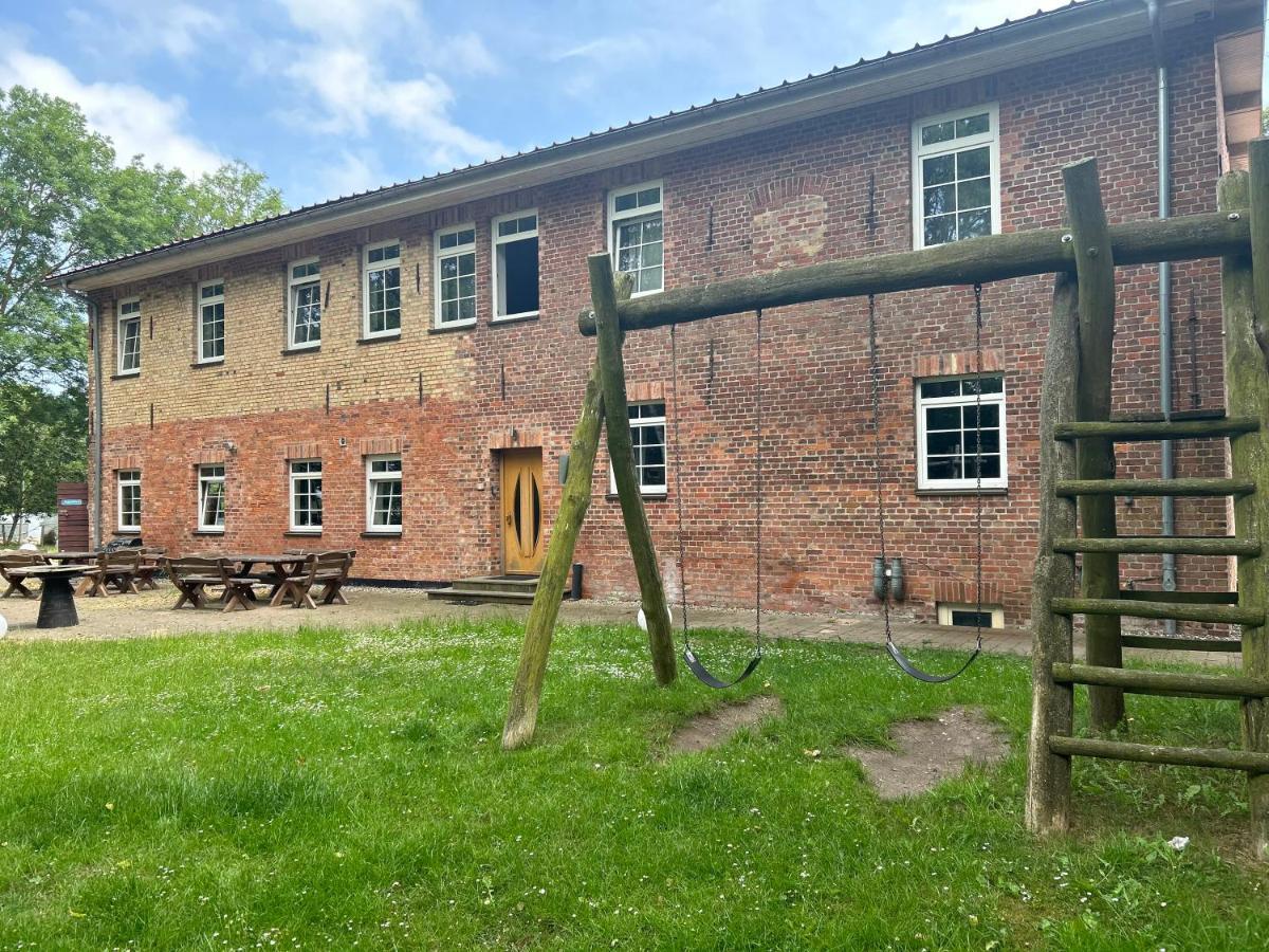 Ferienwohnungen Poppelvitz Altefähr Esterno foto